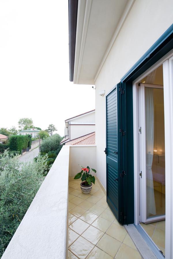 Oliveto A Mare - Suite & Apartment Ascea Bagian luar foto
